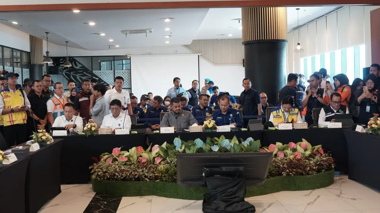 Direktur Jenderal Perhubungan Darat Kemenhub, Aan Suhanan rapat membahas strategi Mudik Lebaran 2026. (Dok Kemenhub)