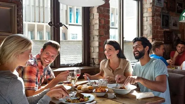 Mengobrol Berbincang Hangout dengan Teman