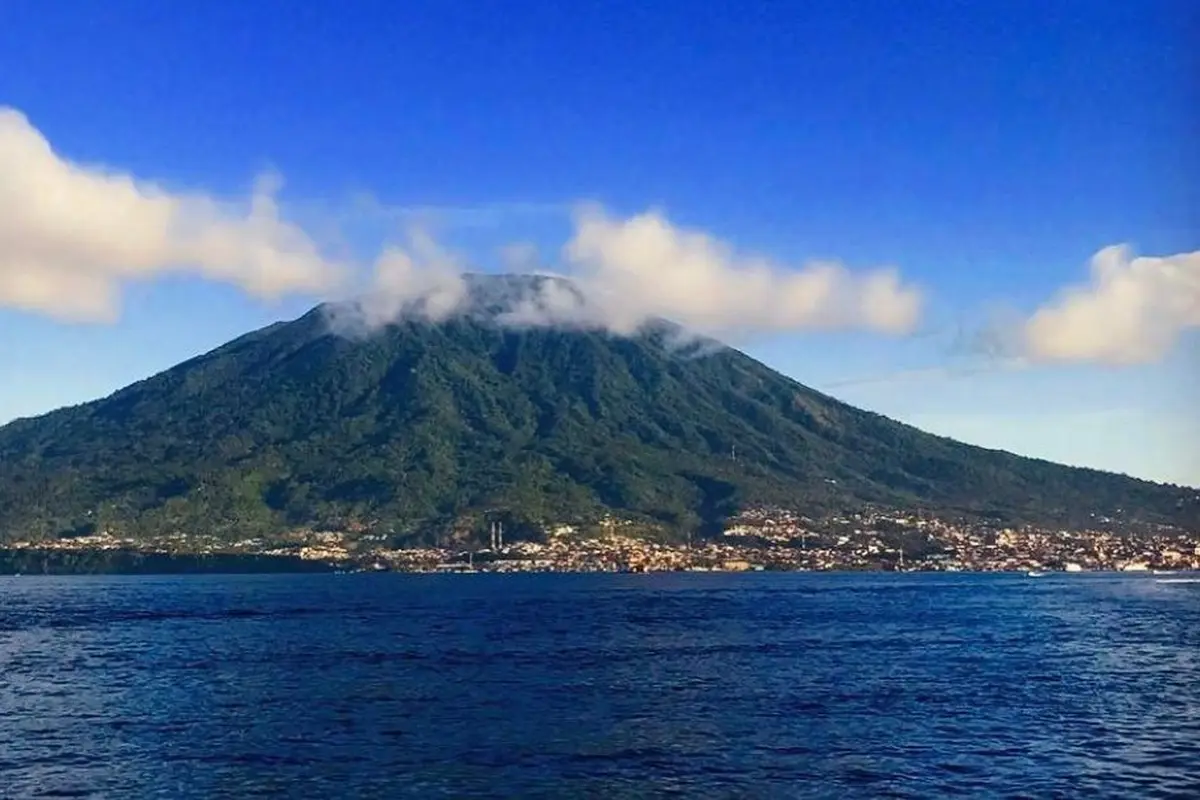 Gunung Gamalama, Mahkota Alam Ternate Menjulang Dalam Sejarah dan Keindahan