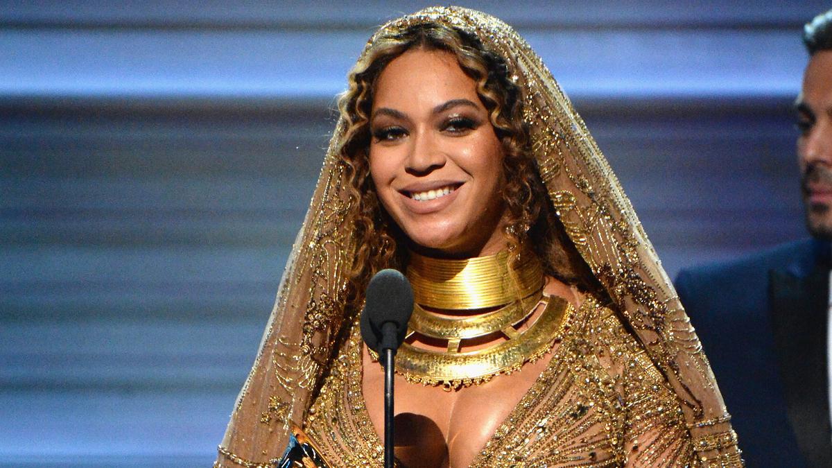 Beyonce dan Putrinya Tampil Bertabur Kristal di Premier The Lion King