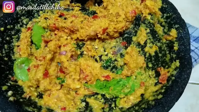 Tanpa Presto, Ini Cara Bikin Opor Ayam Kampung Agar Lebih Lembut