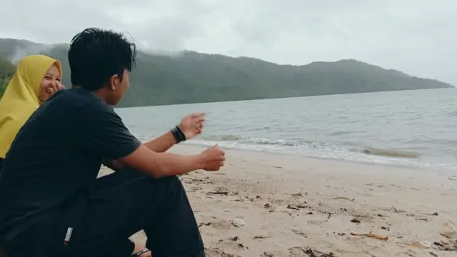 Pantai Padamarang, meskipun memiliki keindahan pasir putih dan potensi wisata, belum dikembangkan dengan baik.(Liputan6.com/Ahmad Akbar Fua)