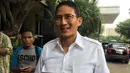Suasana saat Wagub DKI Jakarta Sandiaga Uno saat tiba di Polda Metro Jaya, Jakarta, Selasa (30/1). Kabid Humas Polda Metro Jaya Kombes Argo Yuwono mengatakan, keterangan Sandi sangat diperlukan untuk mengungkap kasus ini. (Liputan6.com/Immanuel Antonius)