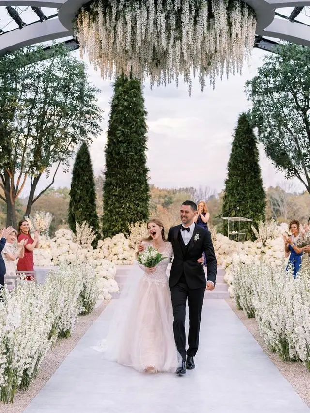 Detail Gaun Pernikahan Jennifer Gates yang Dihiasi Renda Makrame Rancangan Vera Wang