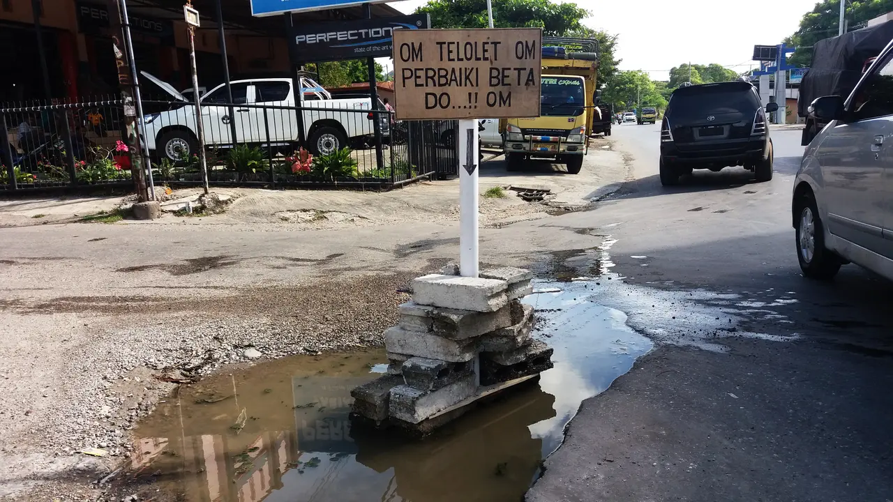 Jalan rusak