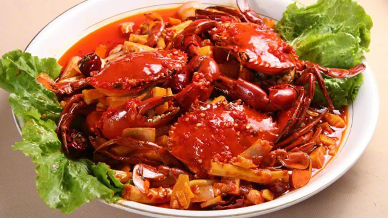 8 Makanan yang Harus Kamu Hindari Saat Kencan Pertama