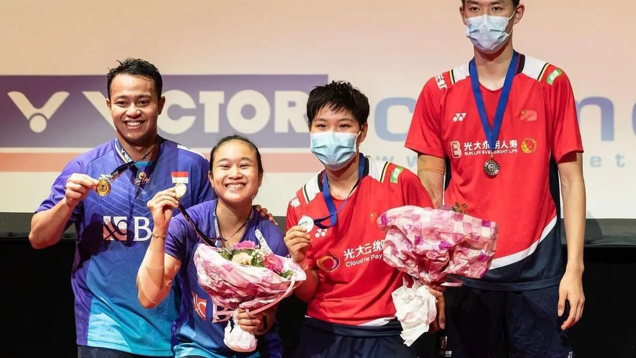 Rehan Naufal Kusharjanto/Lisa Ayu Kusumawati - Hylo Open 2022 - Bulu Tangkis - Badminton