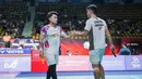 Leo Rolly Carnando dan Daniel Marthin melakukan seleberasi usai mendapatkan poin saat melawan wakil tuan rumah, Peeratchai Sukphun/Pakkapon Teeraratsakul, pada Thailand Open 2026, Jumat (15/5/2026) di Bangkok.