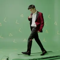 Hadirkan retro pop, berikut lirik lagu Love in My Pocket dari Rich Brian.