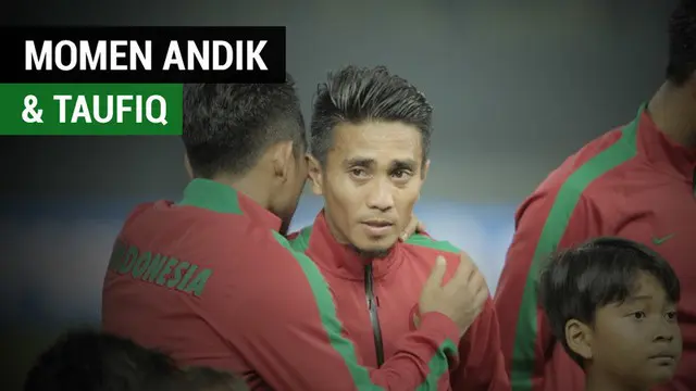 Berita video momen gelandang Andik Vermansah membesarkan hati M. Taufiq sebelum Timnas Indonesia bertanding melawan Kamboja dalam laga uji coba di Stadion Patriot Candrabhaga, Bekasi, Rabu (4/10/2017).