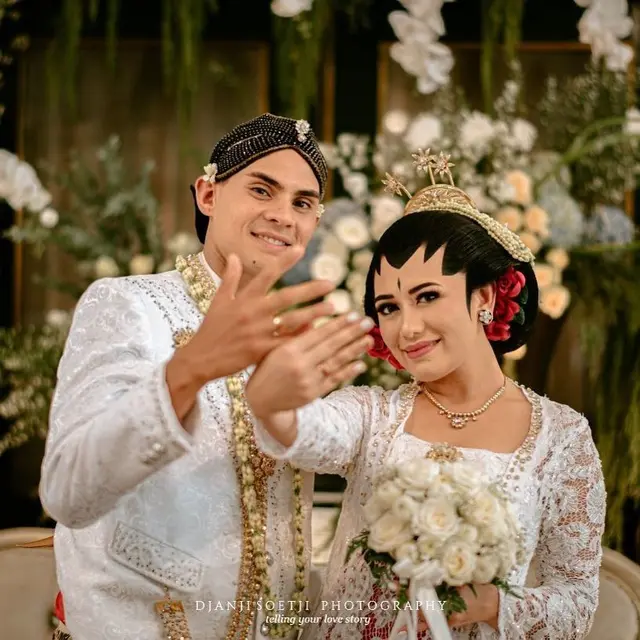 7 Potret Christian Rontini Pemain Persita Tangerang, Menantu Gonzales yang Mualaf