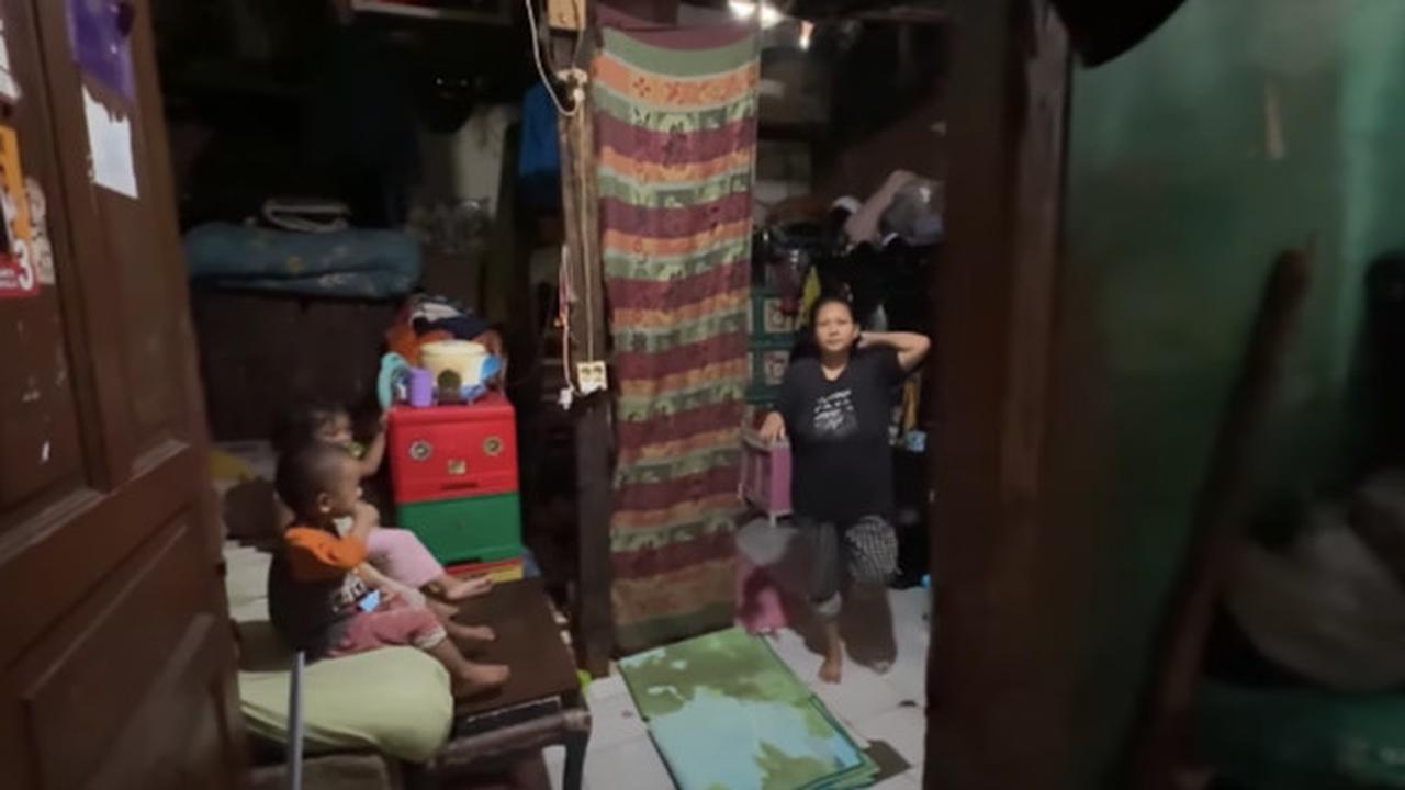 Miris Tidur Bergantian, Begini Kondisi Rumah Warga yang Berada di Pusat Kota Jakarta