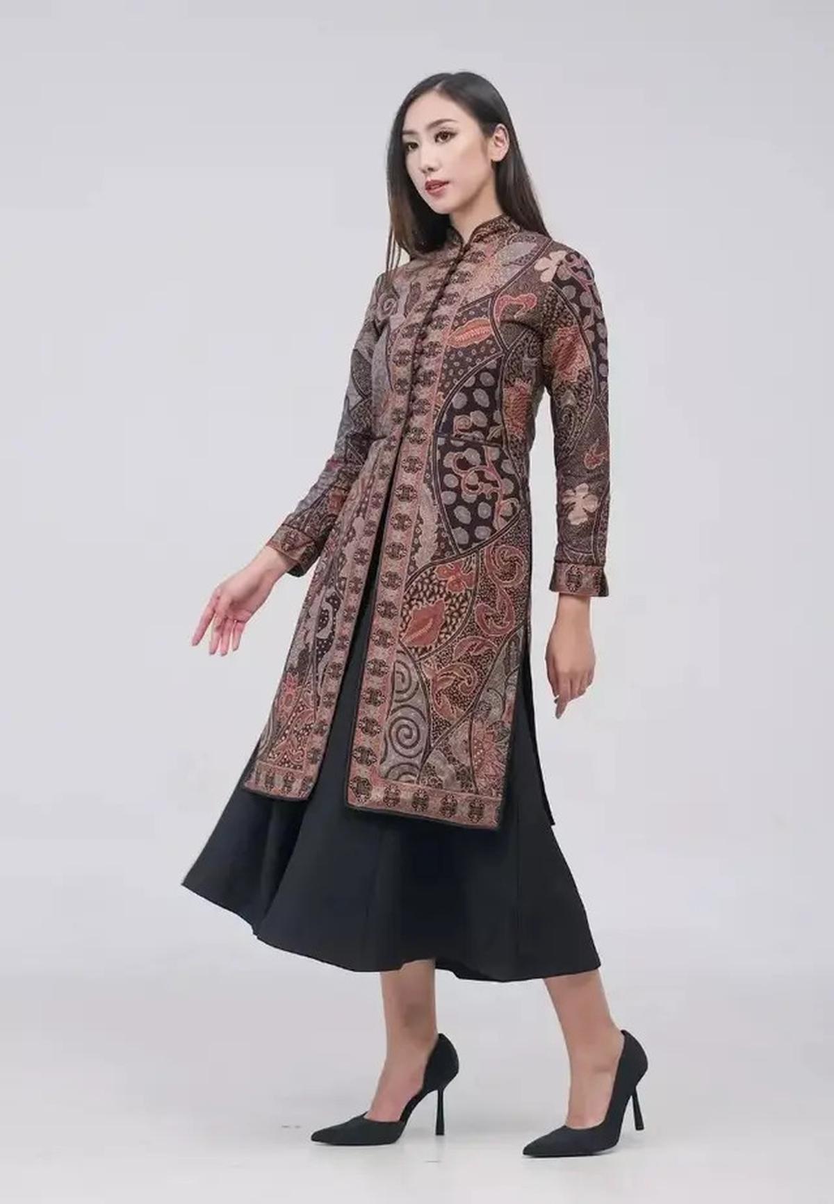 Model Atasan Batik Wanita Elegan 2025, Bikin Penampilanmu Makin Cantik