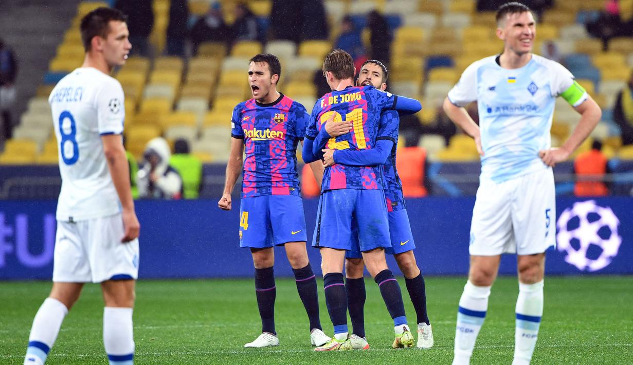 Kemenangan tipis tersebut berhasil membuat Barcelona naik ke peringkat kedua klasemen sementara Grup E dengan raihan enam poin. Sementara itu, Dynamo Kiev semakin tenggelam di dasar klasemen dengan koleksi satu poin. (AFP/Sergei Supinsky)