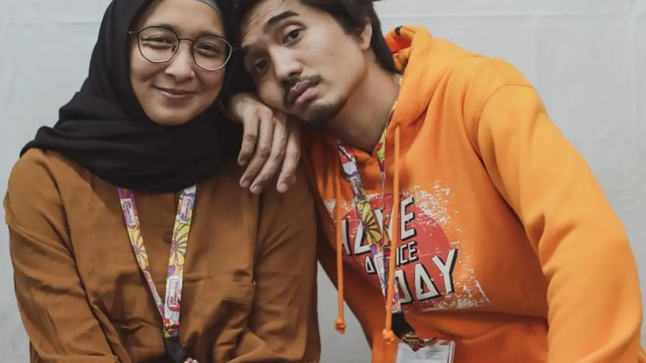 Ulang Tahun Ke-40, Ini 7 Potret Duta Sheila on 7 yang Awet Muda