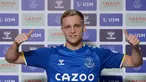 Liga Inggris menjadi arena kompetisi yang tak asing bagi para pemain asal Belanda. Beberapa klub, termasuk Everton pernah memakai jasa pemain Negeri Kincir Angin ini untuk memperkuat skuat mereka. Berikut lima di antaranya yang pernah jadi bagian The Toffees. (evertonfc.com)
