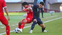 Thailand U-19 menang tipis 1-0 atas Australia U-19 dalam semifinal Piala AFF U-19 2024 di Stadion Gelora Bung Tomo, Surabaya, Sabtu (27/7/2024) sore. (Bolacom/Aditya Wany)