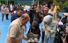 Cara BGN dan Sekolah Hilangkan Trauma Siswa SDN 01 Kalibaru, Ubah Warna Cat Lapangan jadi Biru