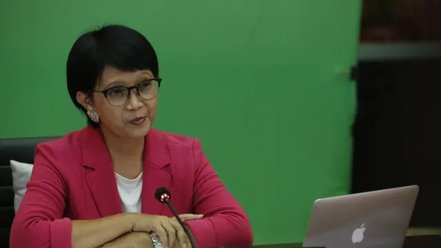 Menlu Retno Marsudi dalam Pertemuan Tingkat Menteri (PTM) forum Asia Pacific Economic Cooperation (APEC) yang diselenggarakan secara virtual pada 16 November 2020.