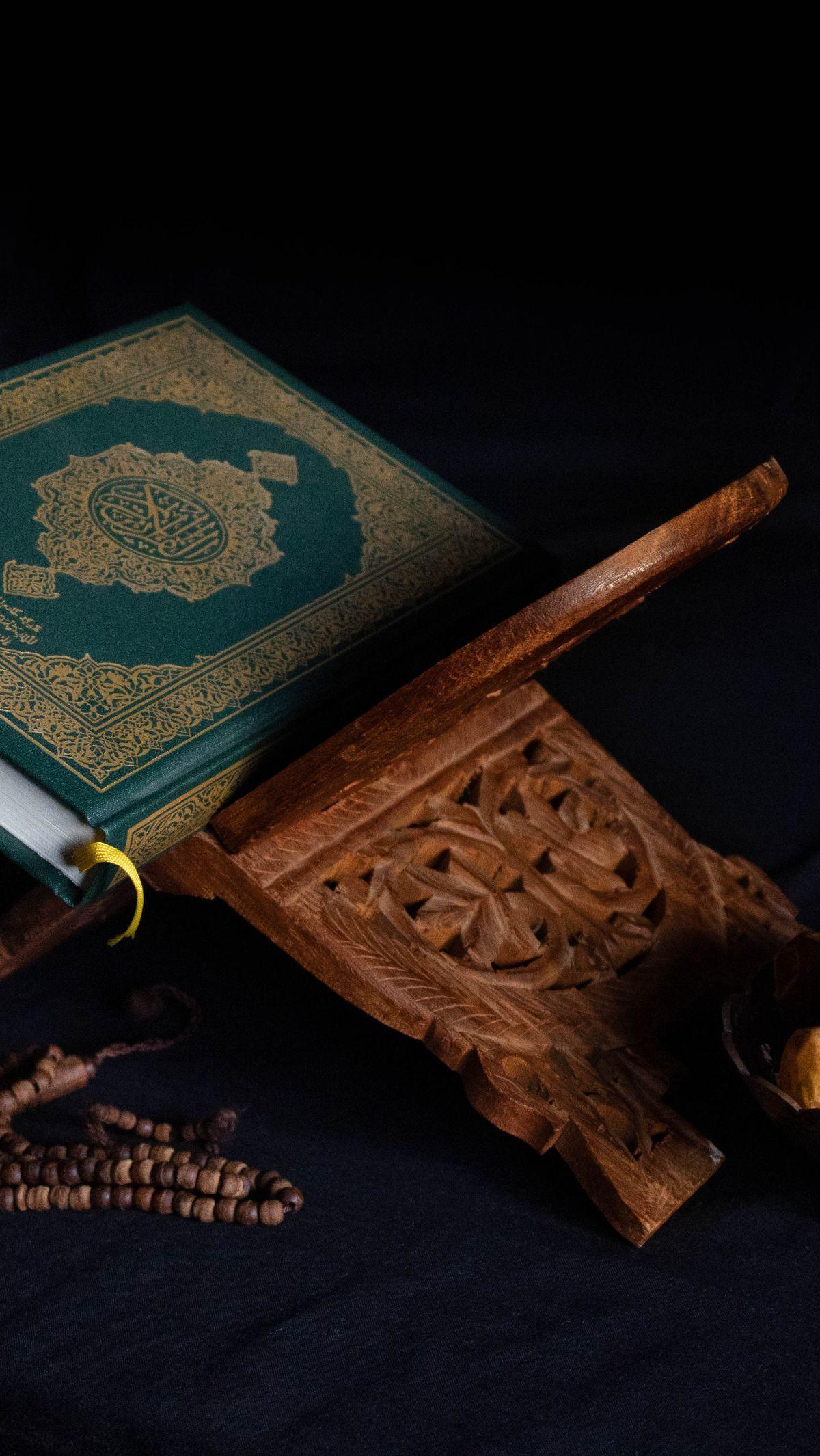 Sholawat Badar adalah sebuah bentuk doa dan pujian yang penuh makna, menjadi bagian tak terpisahkan dari tradisi keagamaan dalam Islam. Tujuan dari membaca atau melantunkan Sholawat Badar adalah untuk mengungkapkan cinta, penghormatan, dan kecintaan kepa