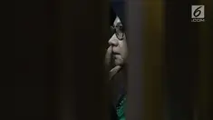 Terdakwa dugaan korupsi investasi perusahaan di Blok Basker Manta Gummy Australia Tahun 2009, Karen Agustiawan saat sidang lanjutan di Pengadilan Tipikor, Jakarta, Kamis (28/2). Sidang mendengar keterangan saksi. (Liputan6.com/Helmi Fithriansyah)