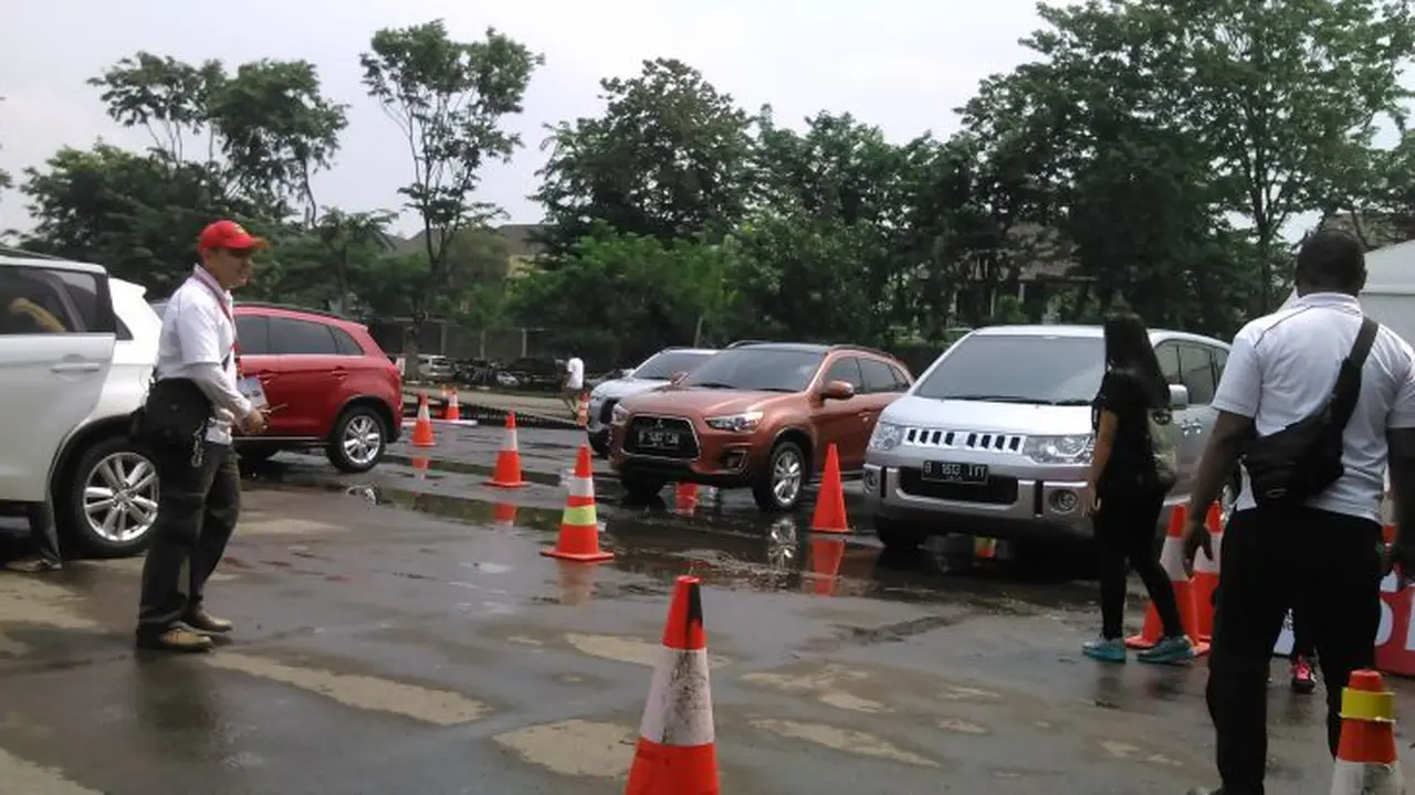 Beli Outlander Sport atau Delica Saat Test Drive, Dapat Compo