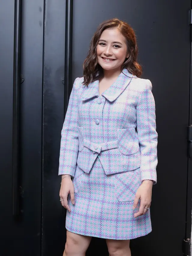 [Fimela] Prilly Latuconsina dan Maxime Bouttier