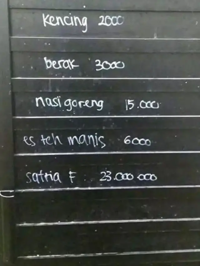 7 Pengumuman Tarif Toilet Ini Bikin Kamu Mikir Kalau Mau Buang Air