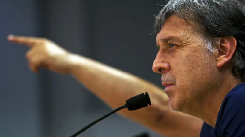 tata-martino-131025b.jpg