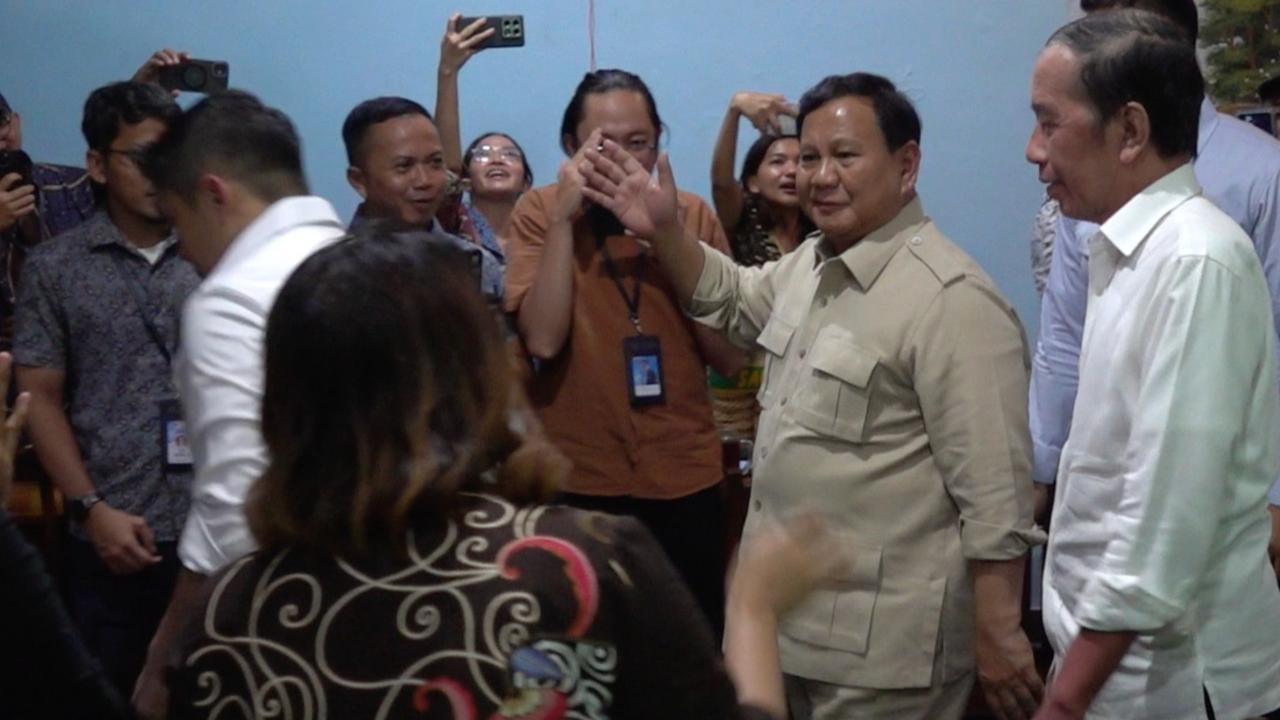 Prabowo dan Jokowi Makan Bareng di Warung Solo