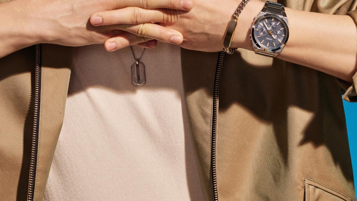 Kim Myung Soo (L) Tampilkan Gaya Modern Minimalist yang Timeless sebagai Friend of Fossil