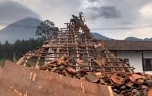 Angin Kencang Rusak Puluhan Rumah dan Fasilitas Warga Penyintas Erupsi Semeru