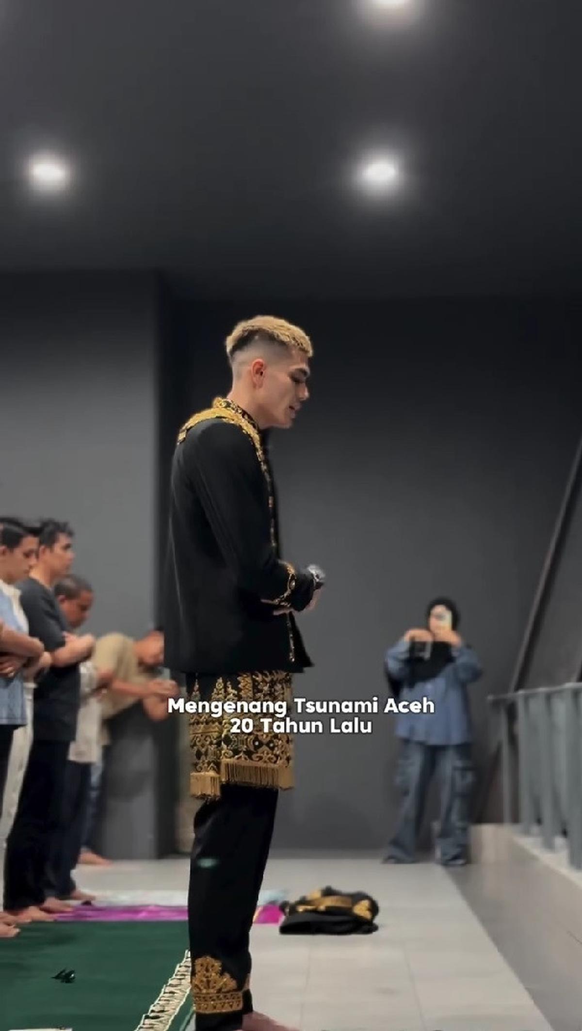 Aisar Khaled Kunjungi Museum Tsunami Aceh, Kirim Doa Hingga Jadi Imam Sholat Berjamaah