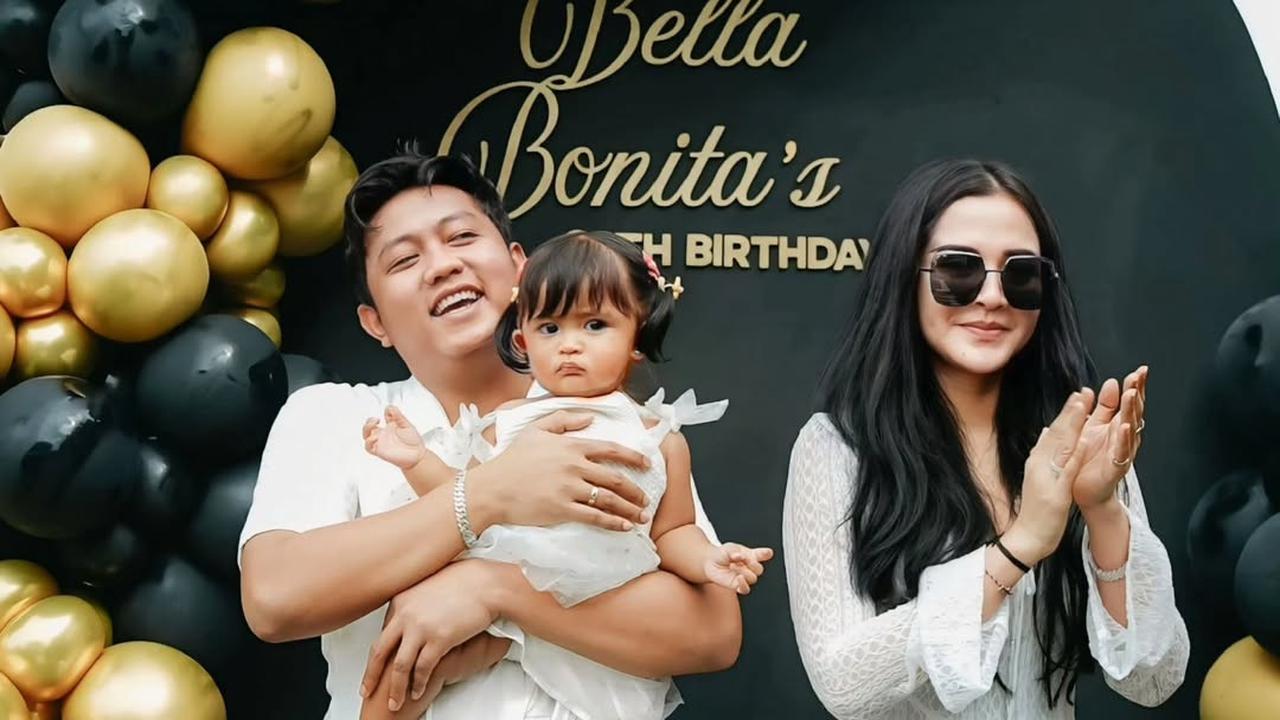 Potret Denny Caknan Rayakan Ulang Tahun ke-26 Bella Bonita, Meriah dan Penuh Cinta (credit: instagram/denny_caknan)