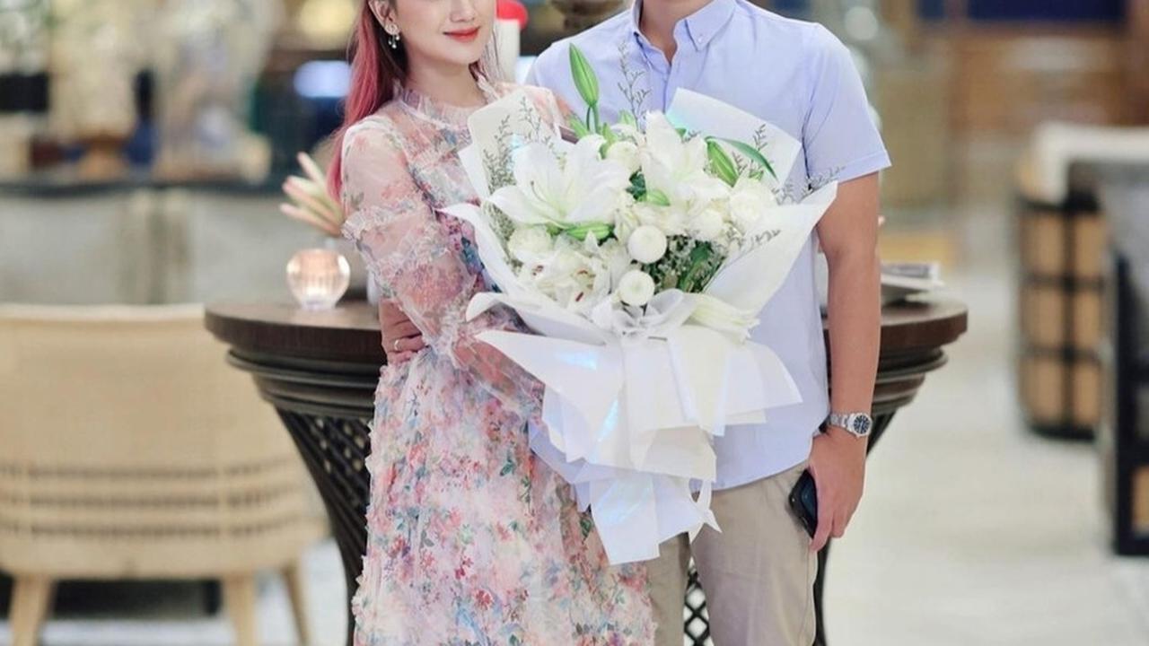 Memberikan Saham Ke Sang Istri