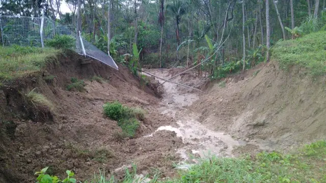 Banjir, longsor dan terjangan angin kencang melanda sejumlah di Jateng Selatan, seperti Cilacap dan Banyumas, Selasa (6/11/2018). (Foto: Liputan6.com/BPBD CLP/Muhamad Ridlo)