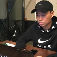 Lama tak terlihat, Kang Gary membawa kabar bahwa ia telah menikah dengan wanita pilihannya. Bukan akting, namun berita ini benar adanya. Gary mengumumkan pernikahannya lewat akun Instagramnya @kang_gary8888. (Instagram/kang_gary8888)