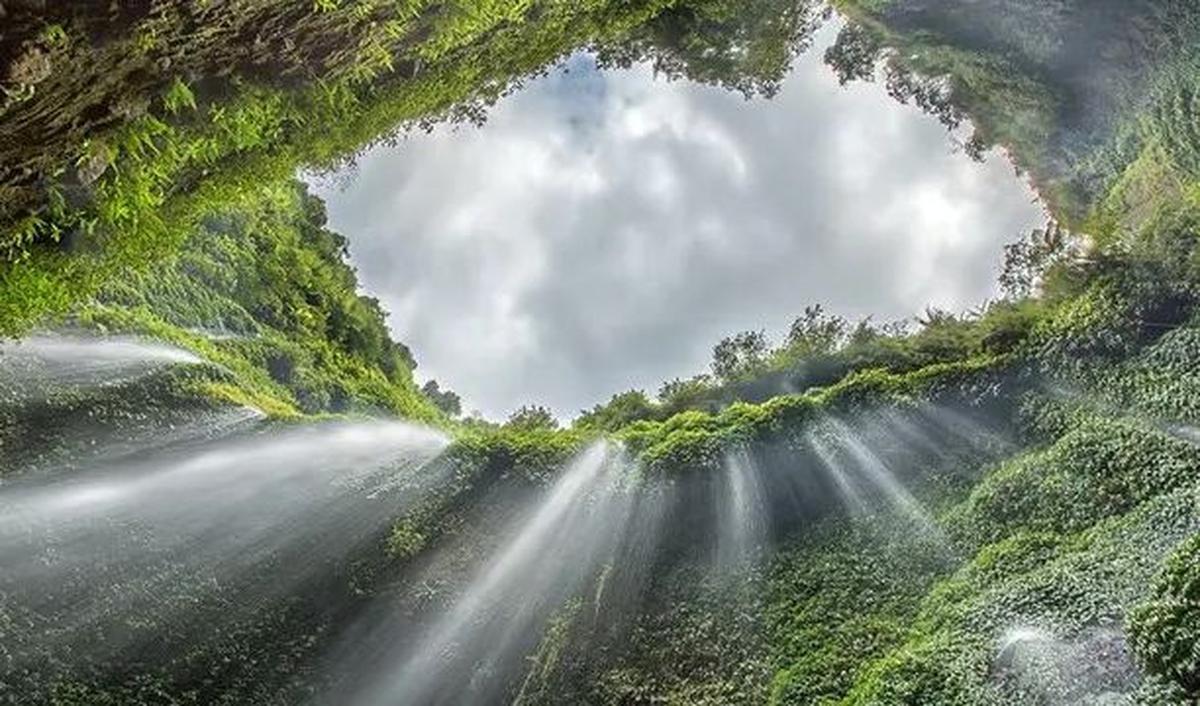 2. Air Terjun Madakaripura, Probolinggo<br>