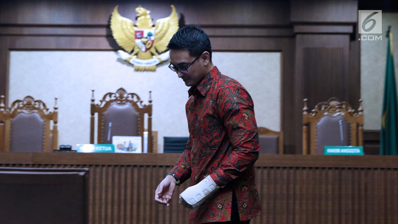 Zumi Zola Bacakan Nota Pembelaan