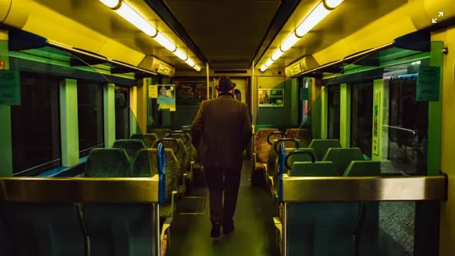 Ilustrasi penumpang kereta