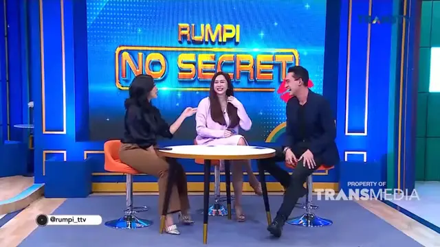 [Fimela] Indra Bruggman dan Aura Kasih
