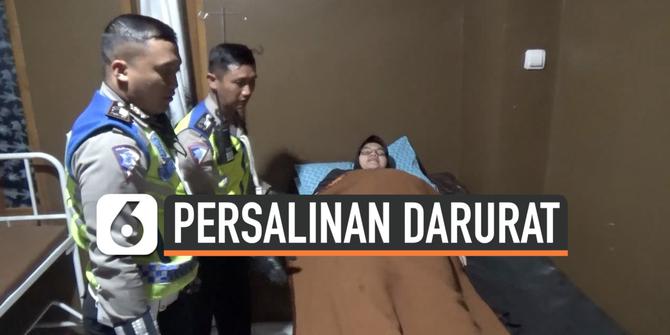 VIDEO: Detik-Detik Evakuasi Ibu Hamil Terjebak Macet di Cimahi