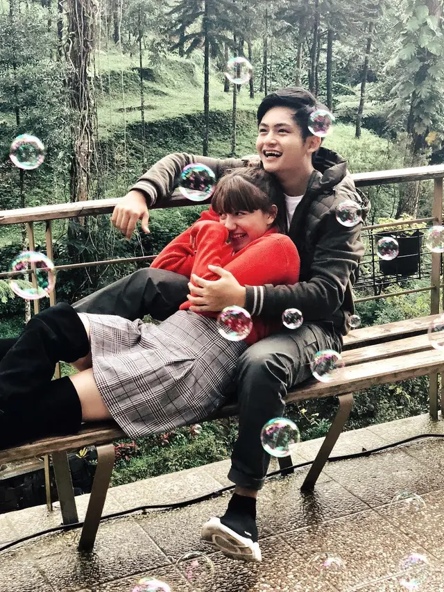 Pasangan Artis Foto Mesra Bak Prewedding (sumber: instagram /randymartinnn)