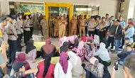 17 Tahun Krisis Air, Emak-emak Geruduk Kantor Dinas PU