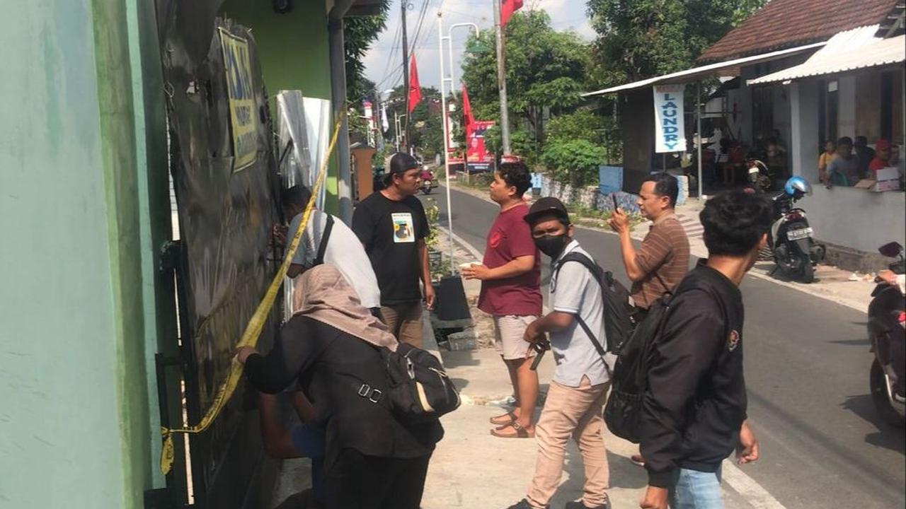 Danang mengatakan, untuk motif dalam kasus itu masih belum diketahui karena polisi belum menetapkan tersangka.<br>