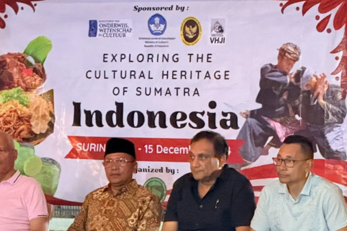 Tak hanya Pencak Silat, kesempatan ini juga digunakan untuk memperkenalkan masakan khas Sumatra, melalui demo memasak Rendang, Pempek, dan Mie Aceh (Dok. Kemlu RI).