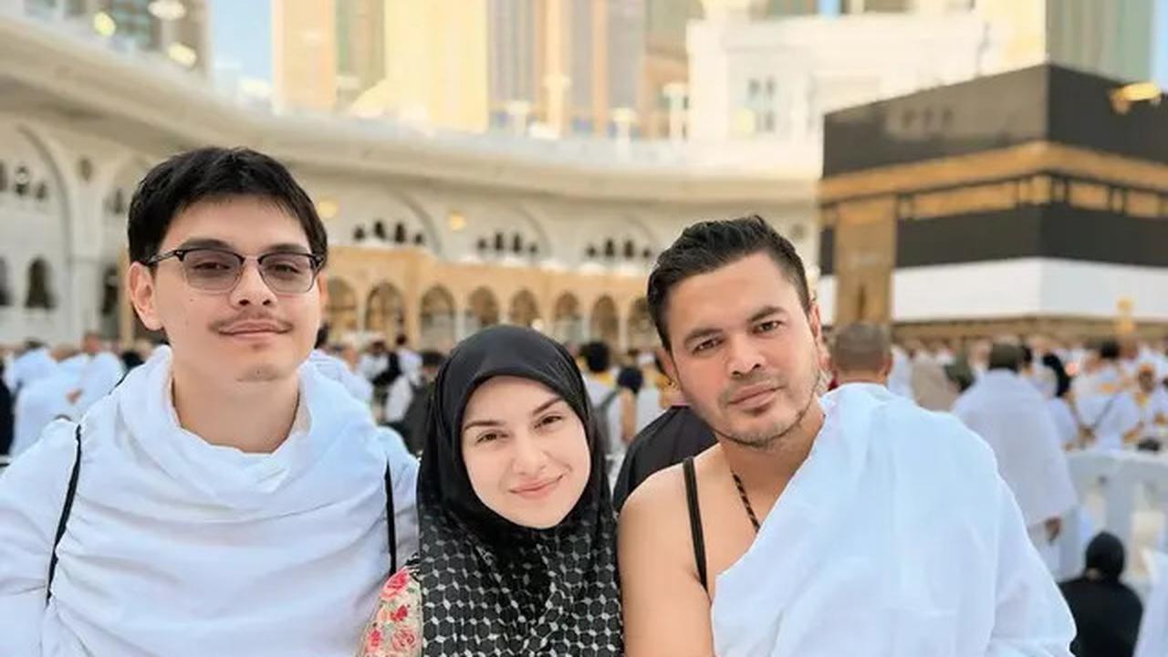 Begini Potret Tampilan Irish Bella dan Ryana Dea saat Melaksanakan Haji 2025