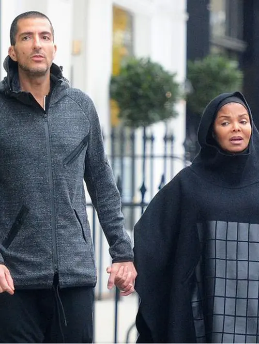 Selalu didukung dan diperhatikan Wissam Al Mana,  terlihat di wajah Janet Jackson dengan tampilan berhijabnya tak ada keraguan atau kekhawatiran di masa kehamilannya. Mengingat usia Janet yang saat ini sudah menginjak 50 tahun. (doc.mirror.co.uk)