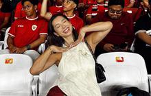 Potret Jennifer Bachdim Nonton Timnas Indonesia Vs Australia, Bersama Suami dan 2 Anak Pergi Naik MRT
