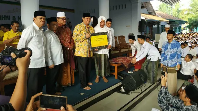 Berkunjung ke Ponpes Al Falah Ploso, Menteri Perindustrian Dorong Santri Jadi Wirausaha